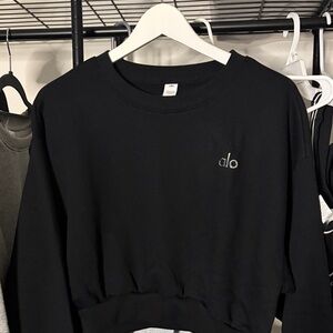 ALO Yoga Women's cropped accolade crewneck